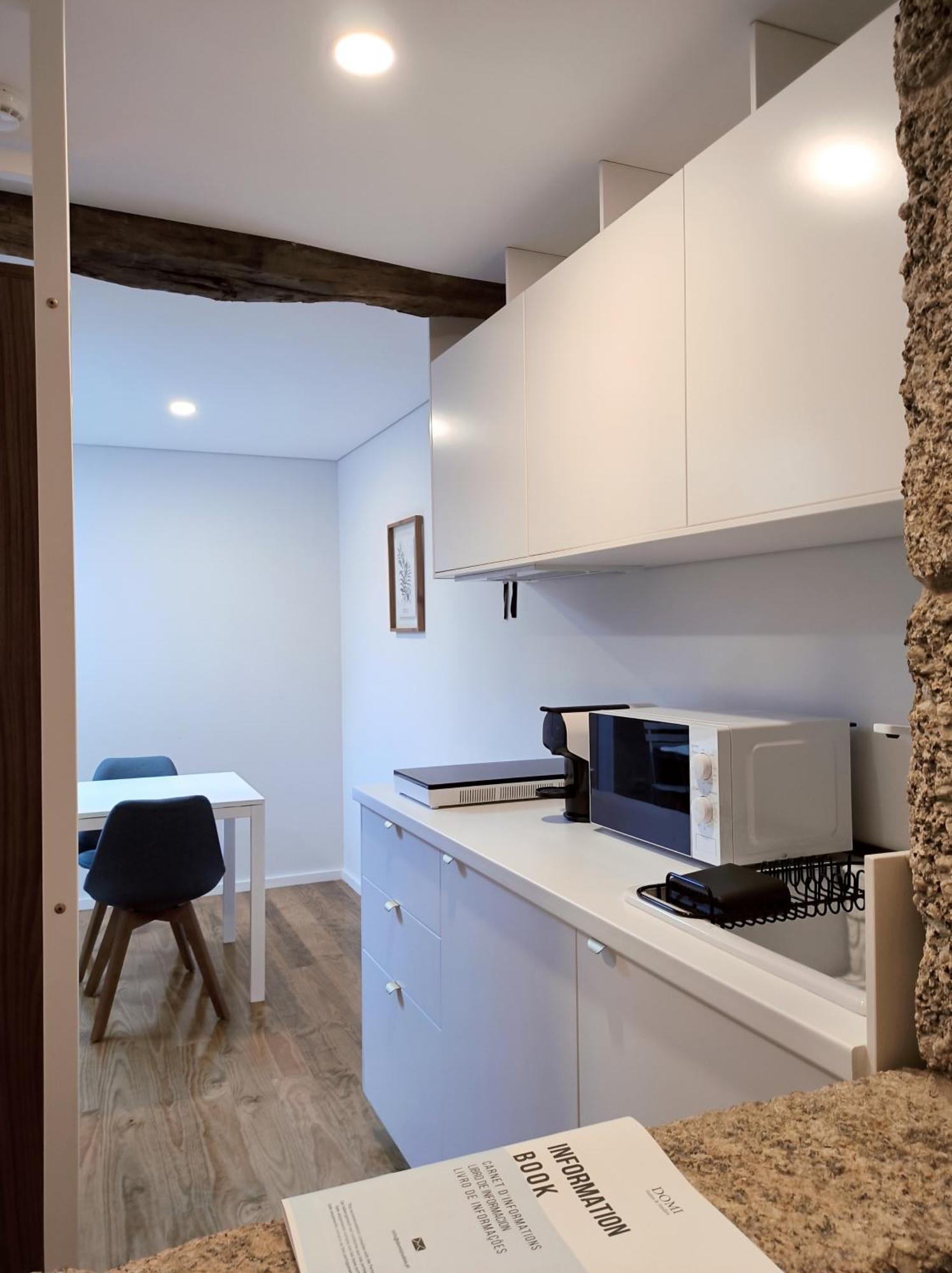 Domi Suites & Studios 吉马良斯 外观 照片