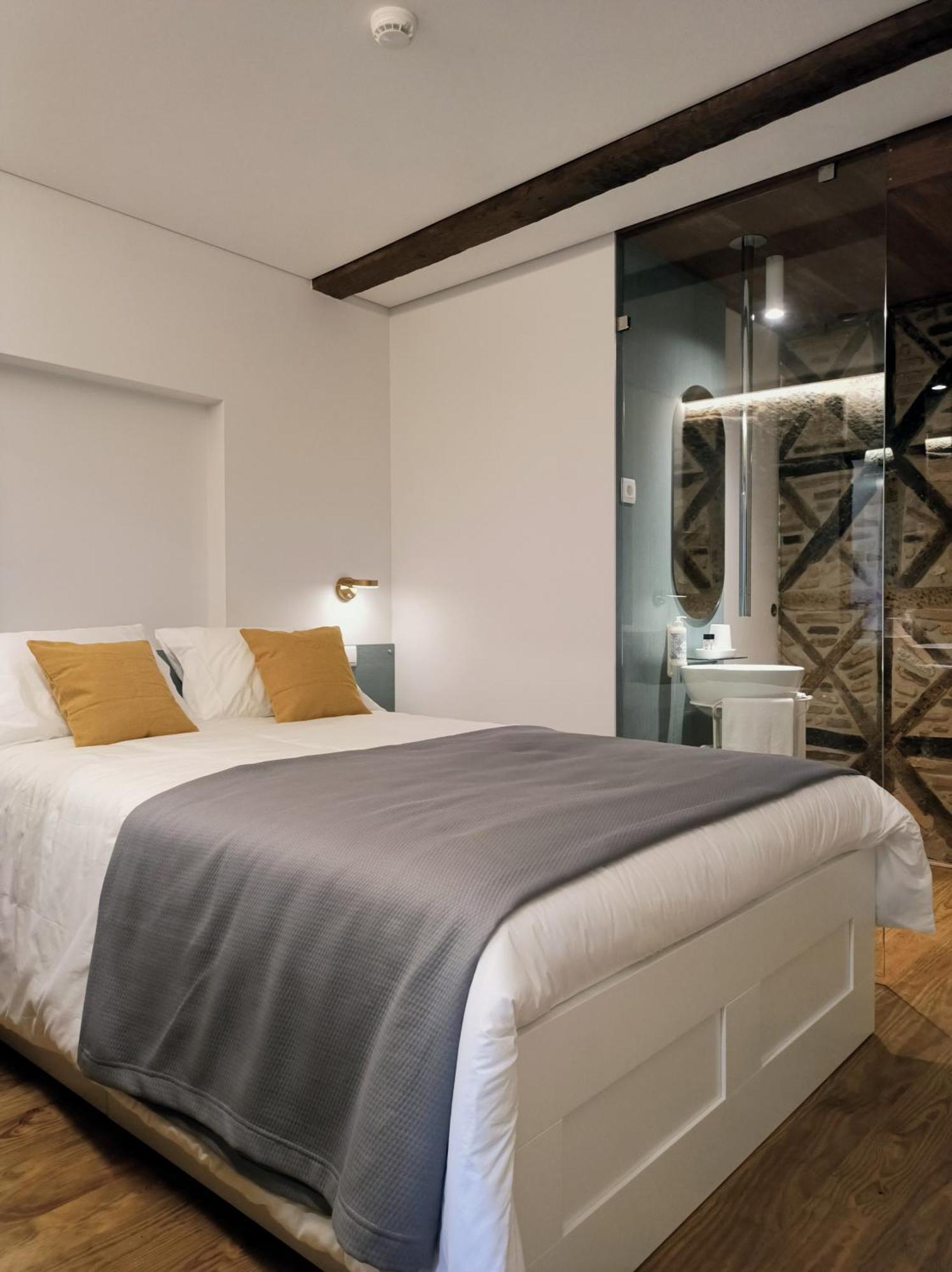 Domi Suites & Studios 吉马良斯 外观 照片