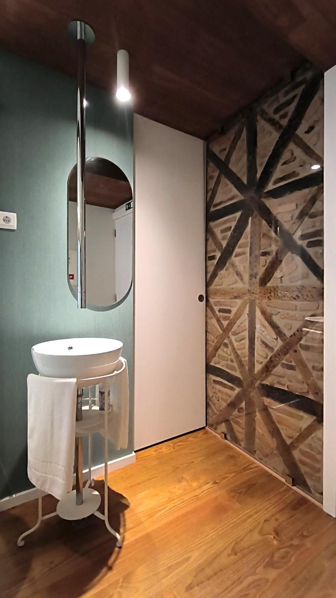 Domi Suites & Studios 吉马良斯 外观 照片