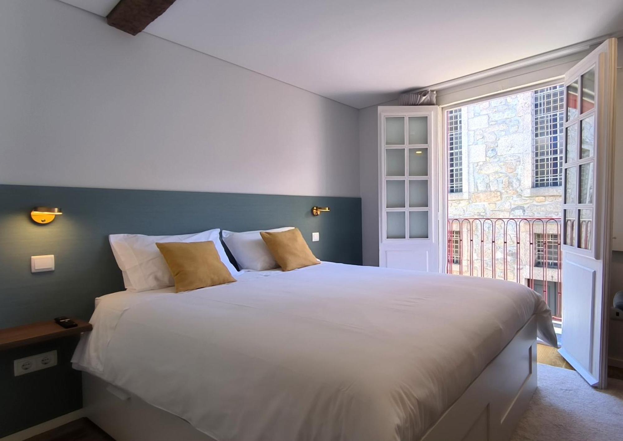 Domi Suites & Studios 吉马良斯 外观 照片