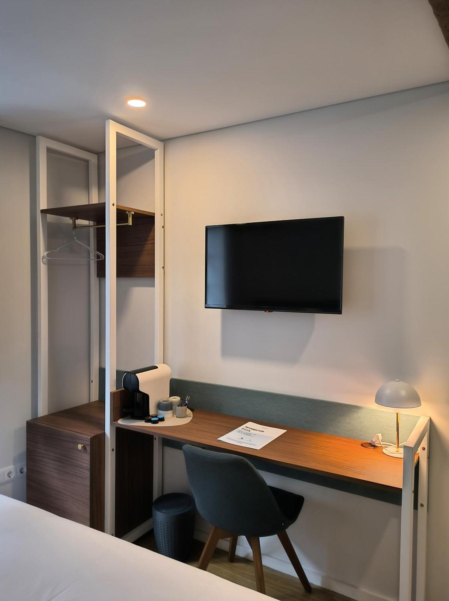 Domi Suites & Studios 吉马良斯 外观 照片